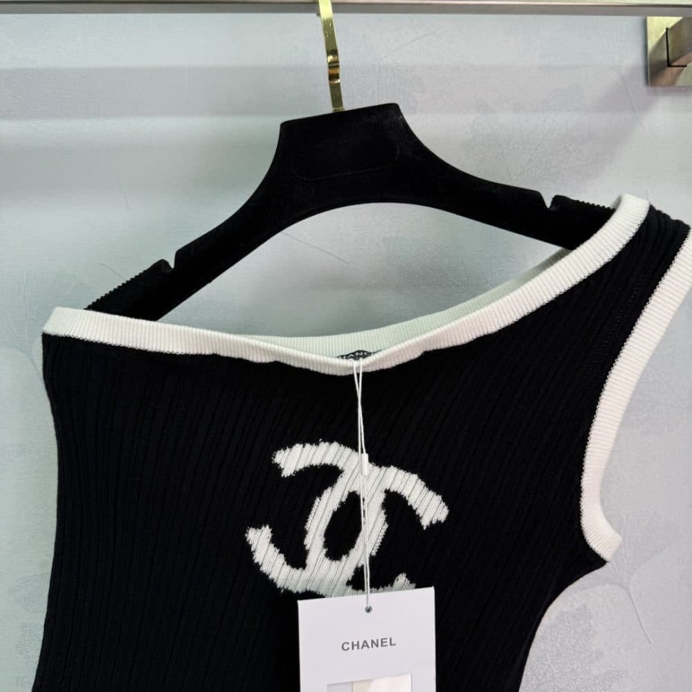 Maison C. Cropped Knit Half Top - Image 4