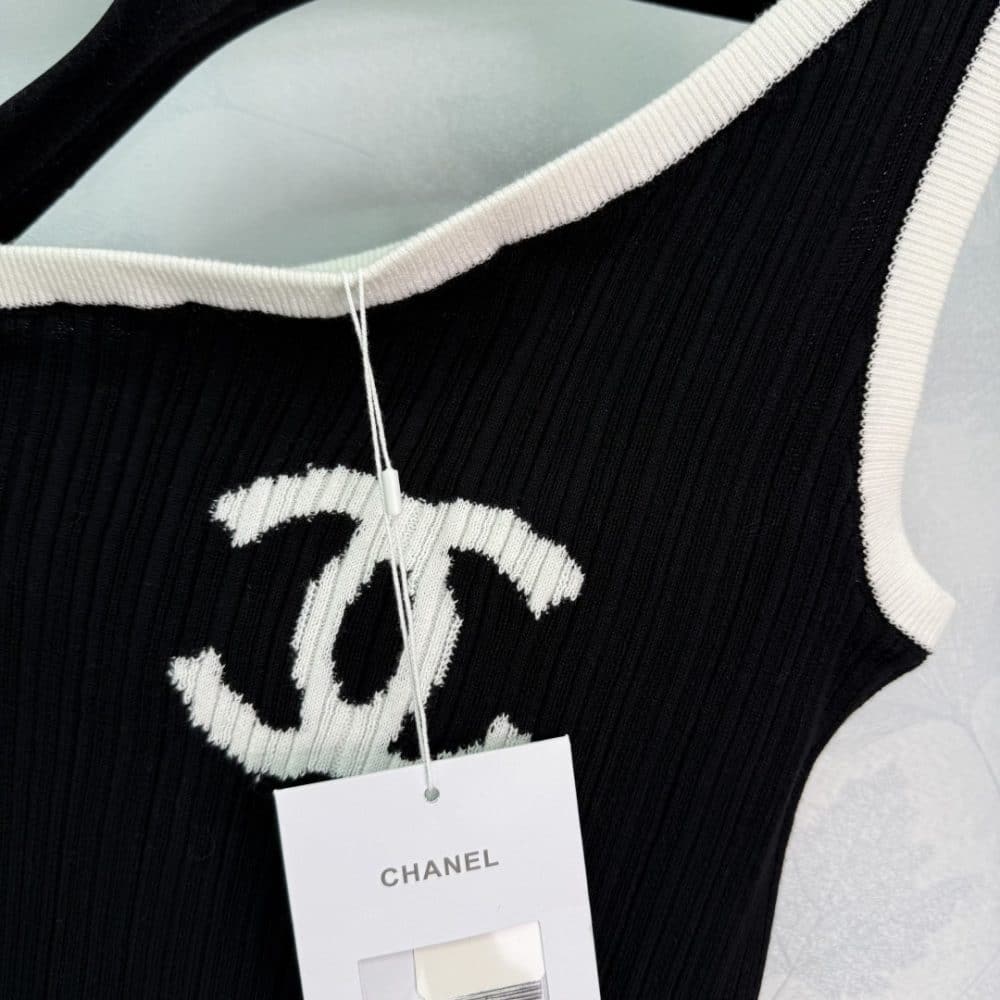Maison C. Cropped Knit Half Top - Image 5