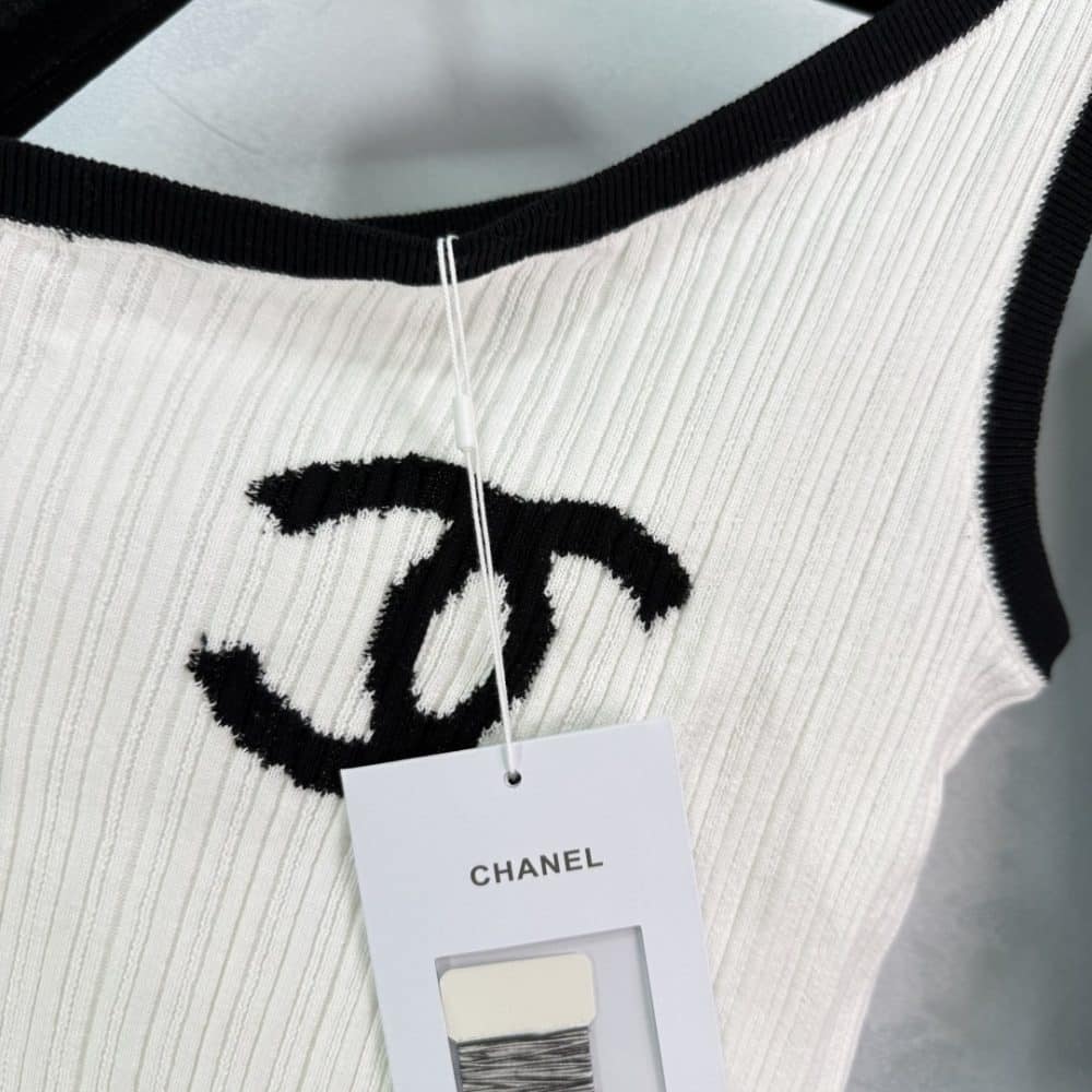 Maison C. Cropped Knit Half Top - Image 3